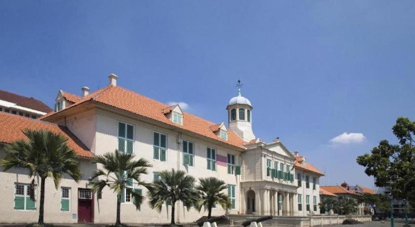 Hotel Lautze Indah Jakarta Exterior photo